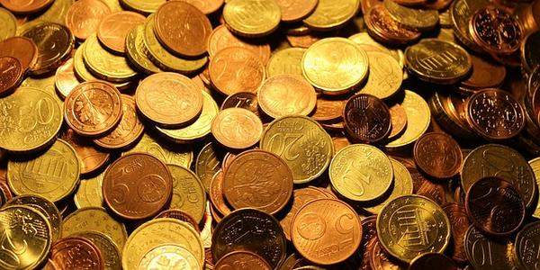 Gold Drops for Third Straight Day as US Data Fuels Recession Fears